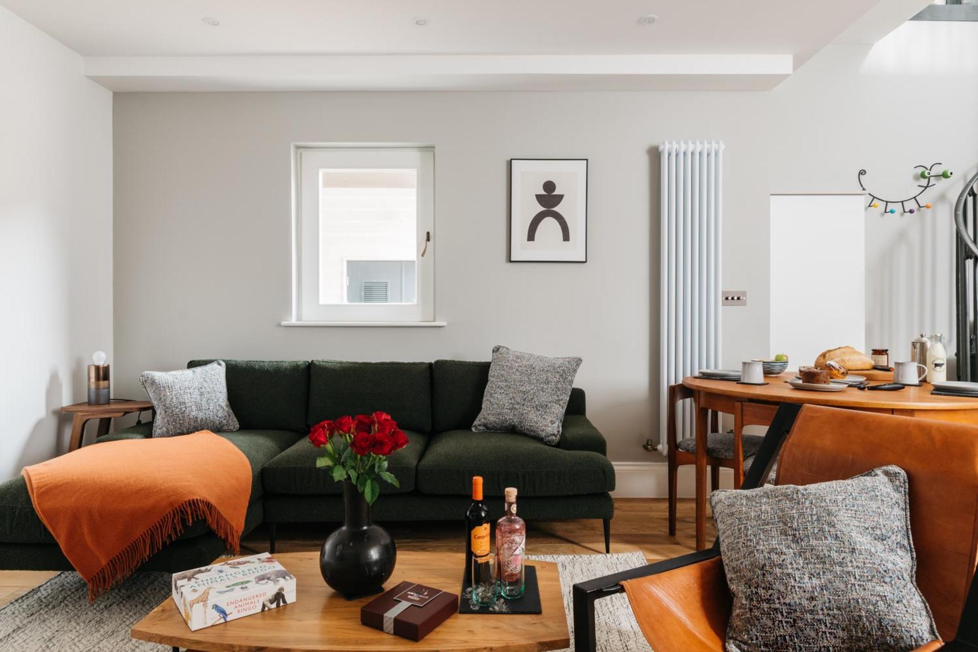 Jesticos, Perfectly Wonderful Central , 1 Parking Included Holiday home *